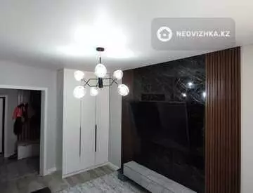 2-комнатная квартира, этаж 1 из 18, 64 м²