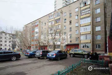 4-комнатная квартира, этаж 4 из 6, 77 м²