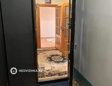 3-комнатная квартира, этаж 6 из 10, 64 м²