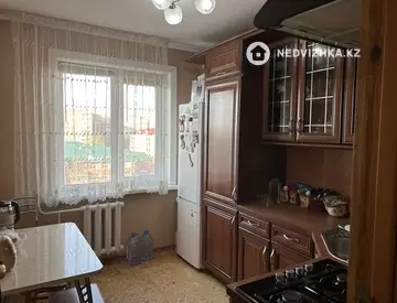 3-комнатная квартира, этаж 6 из 10, 64 м²