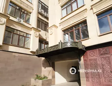 2-комнатная квартира, этаж 3 из 5, 63 м²