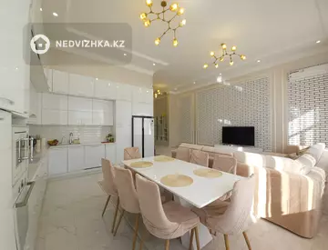 3-комнатная квартира, этаж 4 из 5, 110 м²