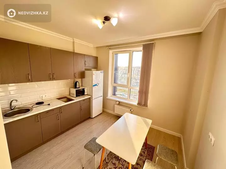 40 м², 1-комнатная квартира, этаж 2 из 22, 40 м², посуточно, изображение - 1