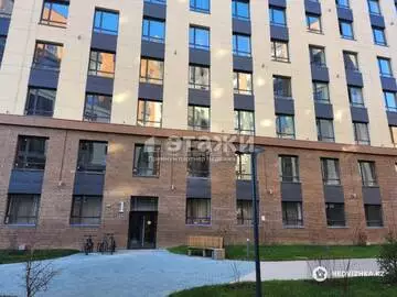 1-комнатная квартира, этаж 2 из 12, 32 м²