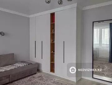 1-комнатная квартира, этаж 2 из 13, 38 м²