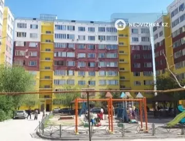 2-комнатная квартира, этаж 4 из 9, 64 м²