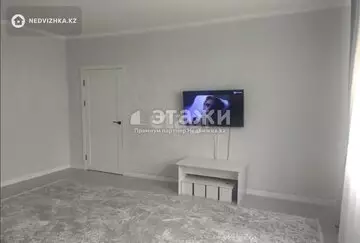 2-комнатная квартира, этаж 3 из 10, 72 м²