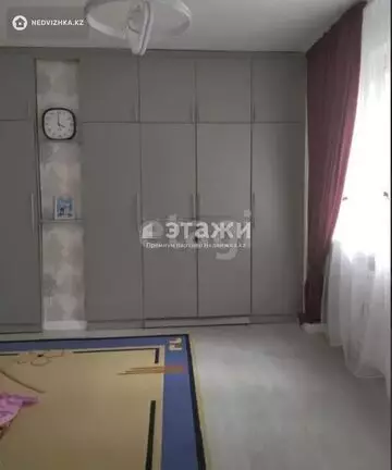 2-комнатная квартира, этаж 3 из 10, 72 м²