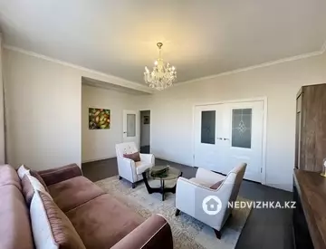 2-комнатная квартира, этаж 7 из 12, 74 м²