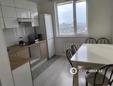 2-комнатная квартира, этаж 12 из 14, 60 м², посуточно