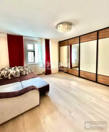 2-комнатная квартира, этаж 8 из 13, 60 м²