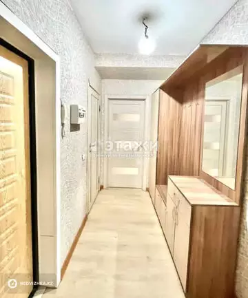 2-комнатная квартира, этаж 8 из 13, 60 м²