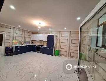 5-комнатный дом, 10 соток, 1 м²