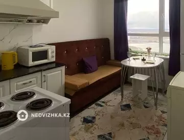 38-комнатная квартира, этаж 24 из 24, 3 м², посуточно