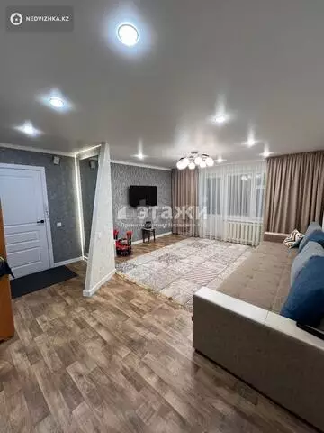 4-комнатная квартира, этаж 2 из 6, 80 м²