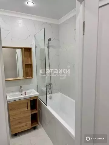 1-комнатная квартира, этаж 4 из 19, 35 м²