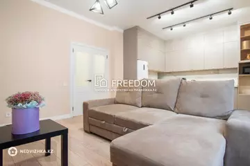 2-комнатная квартира, этаж 4 из 12, 59 м²