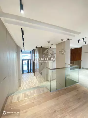 2-комнатная квартира, этаж 8 из 9, 60 м²