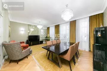 4-комнатная квартира, этаж 2 из 7, 203 м²