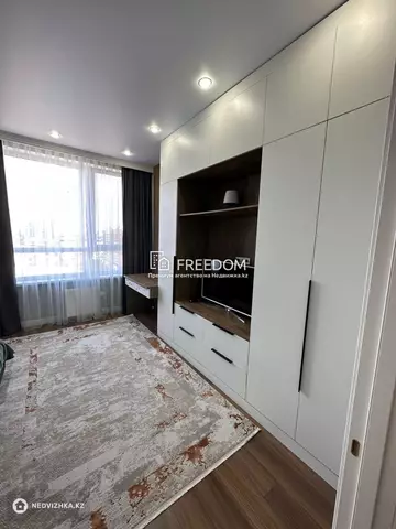 3-комнатная квартира, этаж 12 из 12, 95 м²