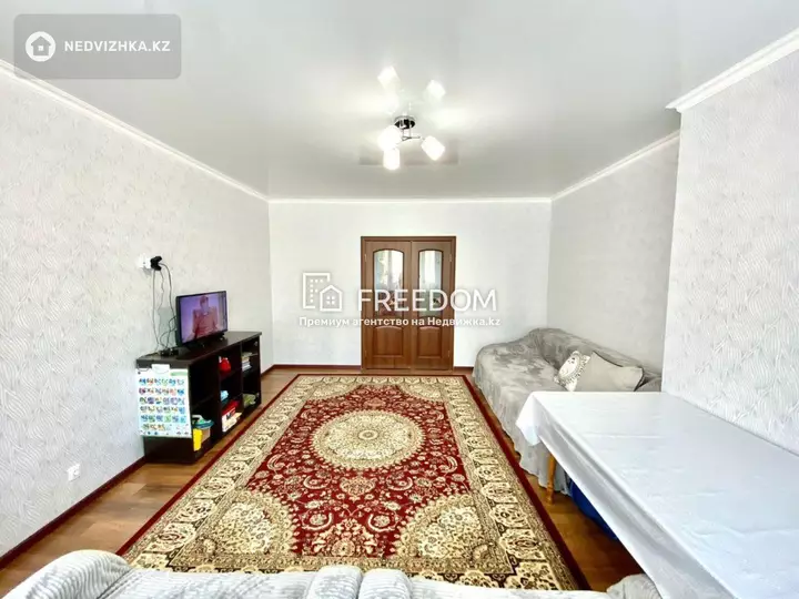 64 м², 2-комнатная квартира, этаж 2 из 12, 64 м², изображение - 1