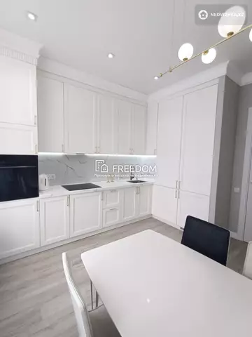 2-комнатная квартира, этаж 2 из 9, 64 м²