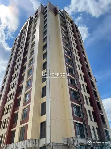 4-комнатная квартира, этаж 9 из 14, 130 м²