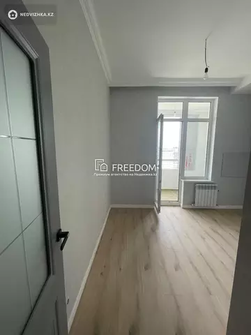 1-комнатная квартира, этаж 11 из 12, 42 м²