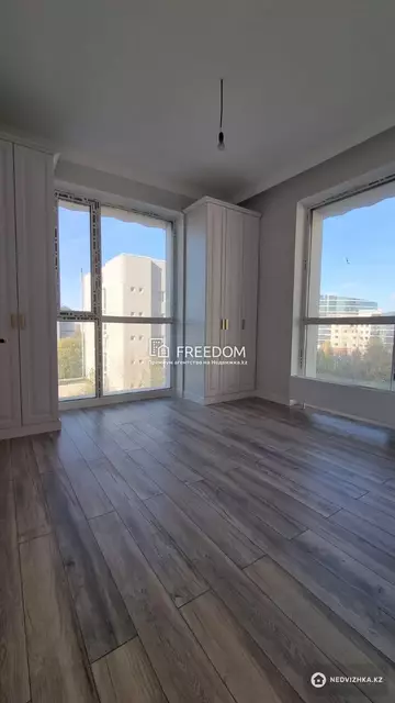 3-комнатная квартира, этаж 4 из 21, 80 м²