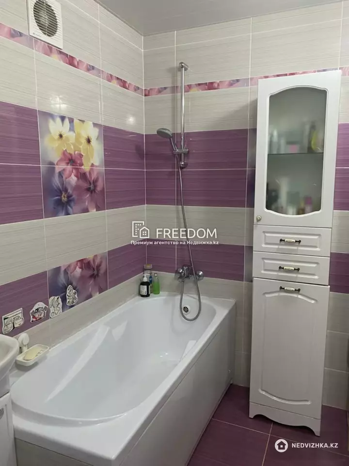 57.2 м², 2-комнатная квартира, этаж 3 из 5, 57 м², изображение - 1