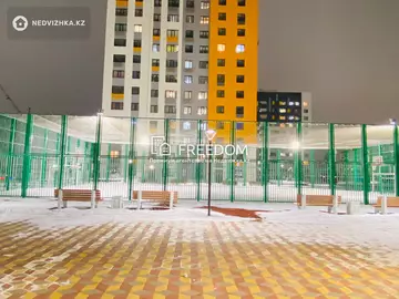 1-комнатная квартира, этаж 10 из 22, 37 м²