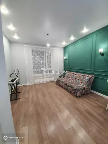 2-комнатная квартира, этаж 3 из 10, 48 м²