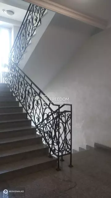 2-комнатная квартира, этаж 4 из 6, 72 м²