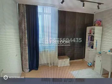 4-комнатная квартира, этаж 12 из 21, 122 м²