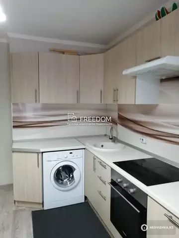 2-комнатная квартира, этаж 3 из 6, 37 м²
