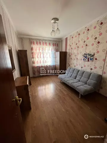 3-комнатная квартира, этаж 8 из 9, 102 м²