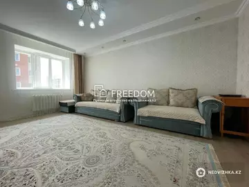 3-комнатная квартира, этаж 3 из 8, 90 м²