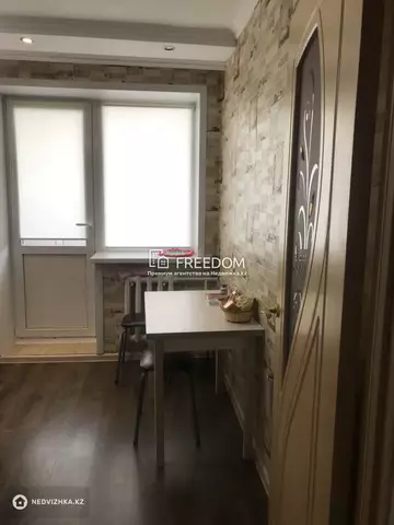 2-комнатная квартира, этаж 2 из 5, 38 м²