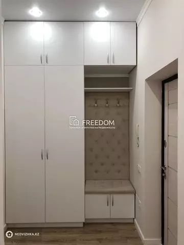 1-комнатная квартира, этаж 4 из 9, 38 м²