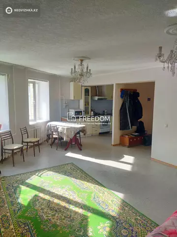 3-комнатная квартира, этаж 4 из 5, 64 м²