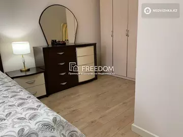 2-комнатная квартира, этаж 8 из 13, 80 м²