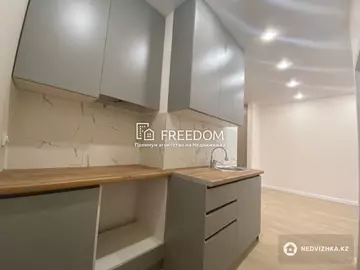 2-комнатная квартира, этаж 3 из 22, 40 м²