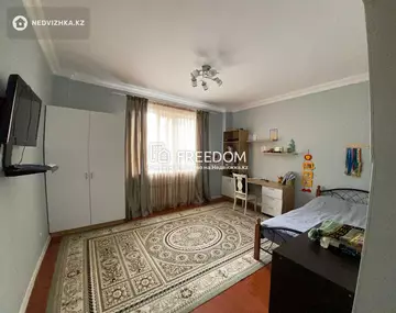 138 м², 3-комнатная квартира, этаж 3 из 5, 138 м², изображение - 1