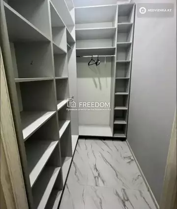 1-комнатная квартира, этаж 10 из 10, 40 м²