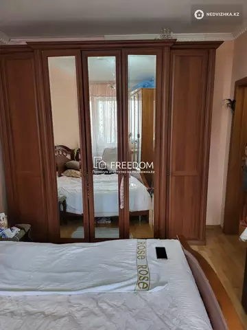 3-комнатная квартира, этаж 4 из 11, 82 м²