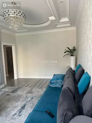 3-комнатная квартира, этаж 4 из 9, 90 м²