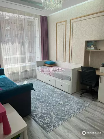 3-комнатная квартира, этаж 4 из 9, 90 м²