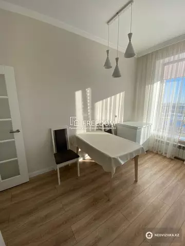 64 м², 2-комнатная квартира, этаж 8 из 10, 64 м², изображение - 1