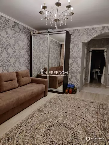 1-комнатная квартира, этаж 11 из 17, 40 м²