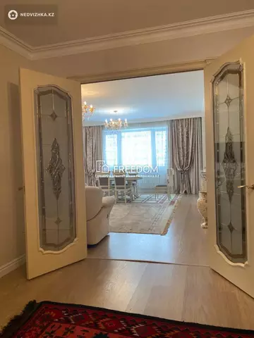 2-комнатная квартира, этаж 4 из 13, 105 м²